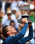     . 

:	75965cf9770e7e9f5a843dfda268543f544f5e6f_simona-halep-brandit-le-trophee-devant-le-public-roland.jpg 
:	22 
:	83.7  
ID:	16052