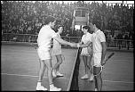     . 

:	1351836161_b_olga-morozova-i-aleksandr-metreveli-sprava-i-nell-trumjen-i-dzhon-klifton.jpg 
:	90 
:	77.6  
ID:	3059